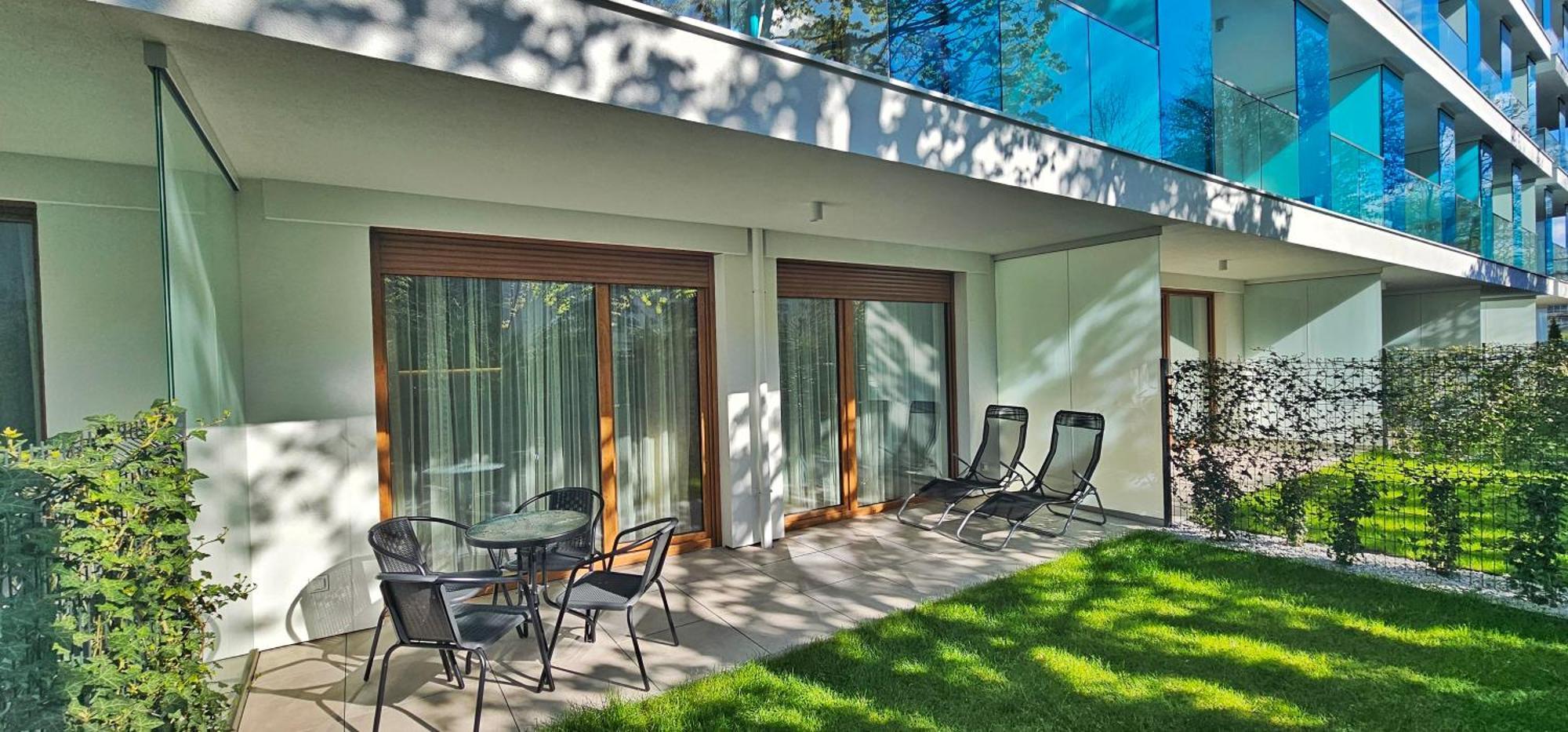 Apartament Whiteblue Kolobrzeg Z Duzym Ogrodkiem - 100 M Od Plazy! Whiteblue Kolberg Apartment Mit Grossem Garten - 100 M Vom Strand Entfernt! Whiteblue Kolobrzeg Apartman S Velkou Zahradou - 100 M Od Plaze! Zewnętrze zdjęcie